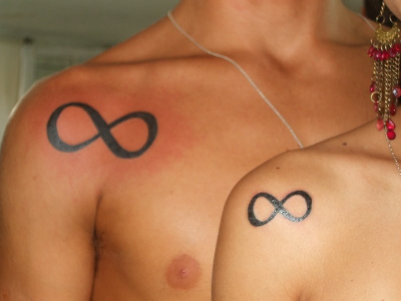 Tatuagem-símbolo-do-infinito-casal