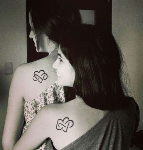 tatuagem-mãe-e-filhas-coração